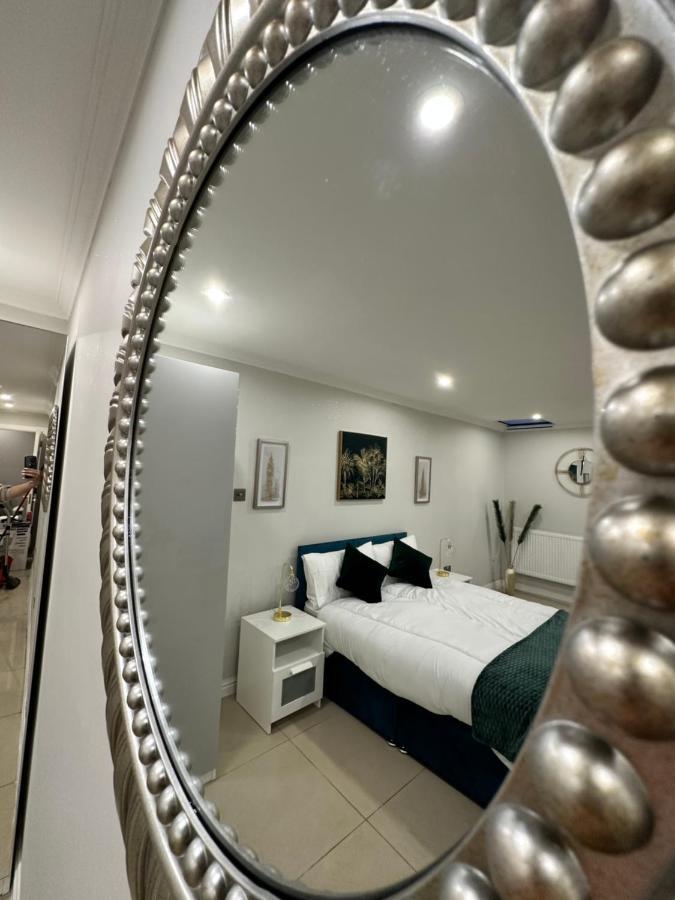 Luxury Studio Apartment Harrow on the Hill Exterior foto